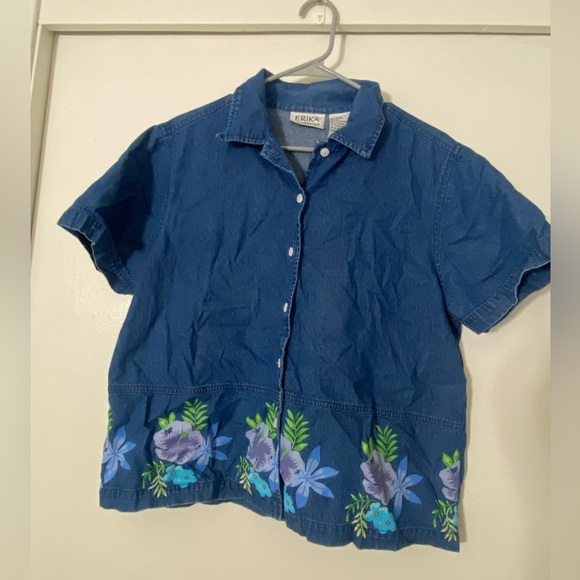 Erika Collection demin top with floral design. Size Large. - Picture 1 of 4